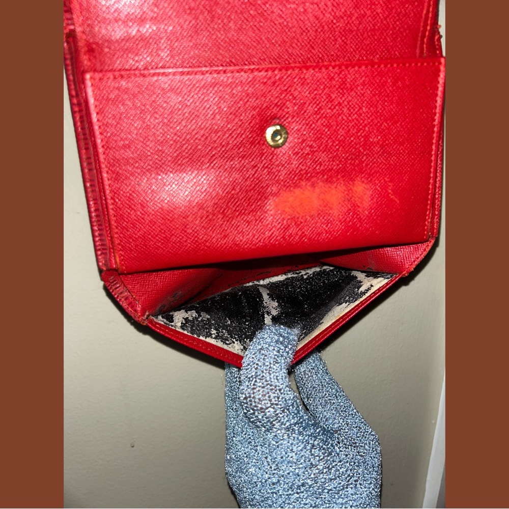 ❤️LOUIS VUITTON RED/CRANBERRY TRIFOLD EPI WALLET❤️ - Picture 11 of 14